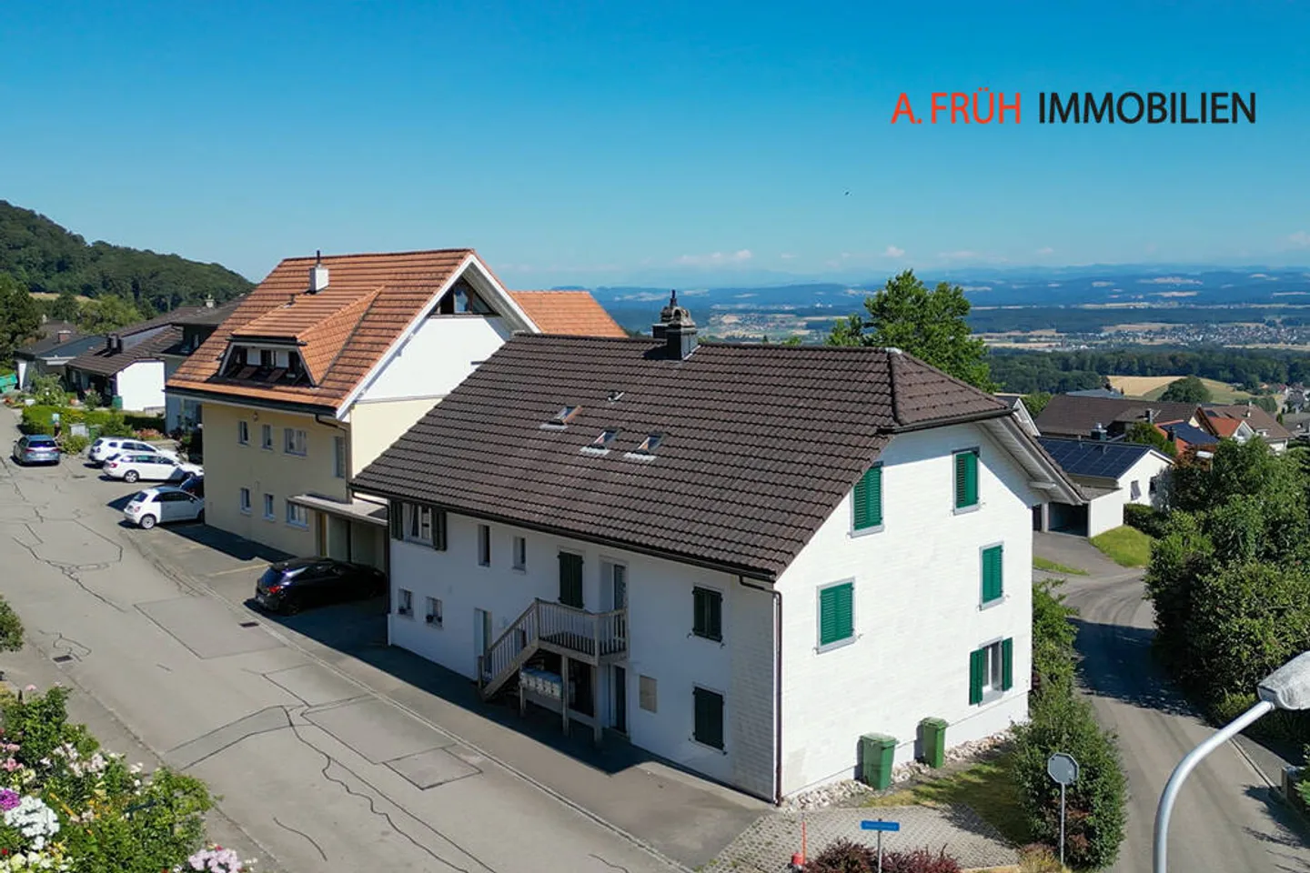 Above the Aare Valley Multi-Family House with a View of the Alps - Photo 2 of 13