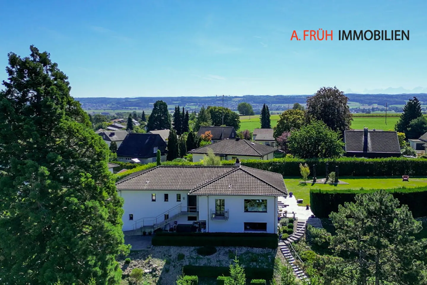 Une oasis privée avec beaucoup d'espace et une vue magnifique - Photo 12 sur 13