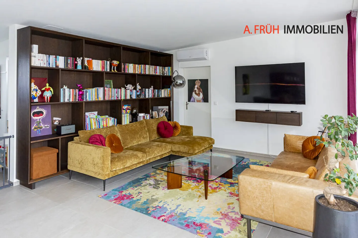 Appartamento duplex con stile: Concetto abitativo moderno e balconi soleggiati - Foto 1 di 11