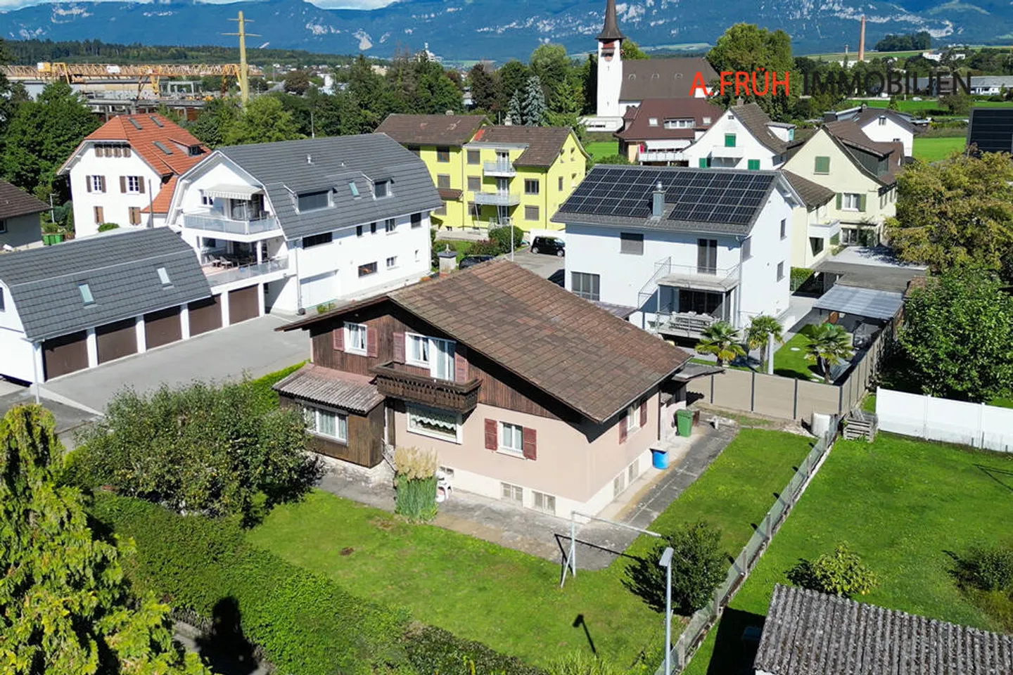 Solid two-family house in a quiet, preferred residential area - Photo 1 of 10