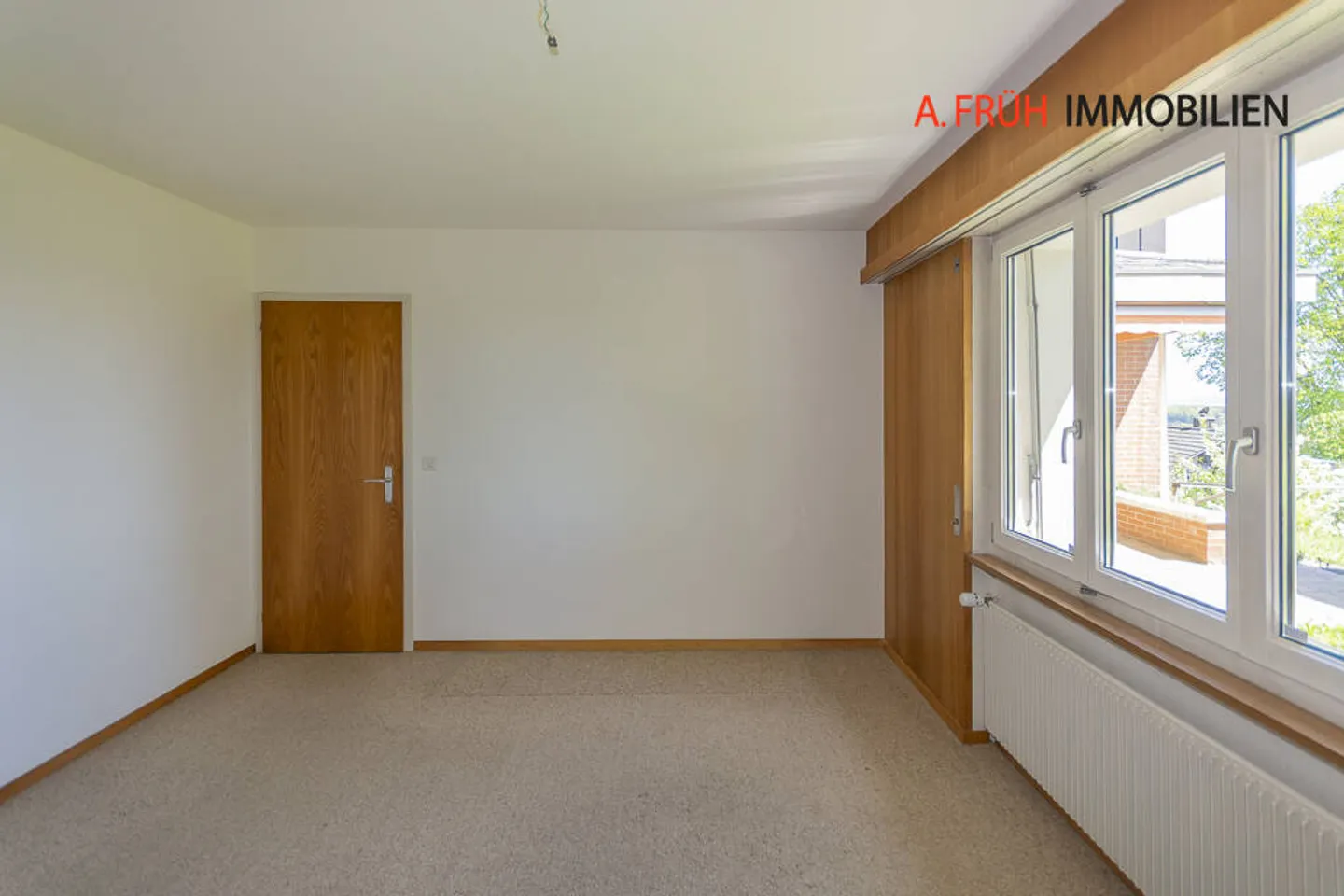 A Home with a View to Fall in Love with, Large Garden and View - Photo 10 of 13