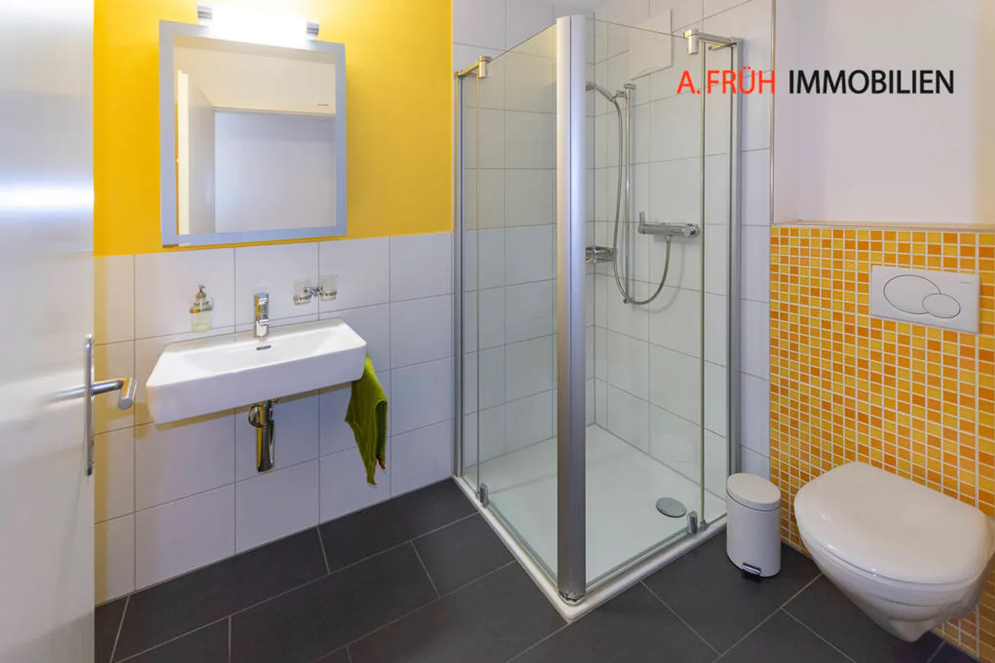 Ground-level garden apartment with comfort perfect for old age - Photo 10 of 13