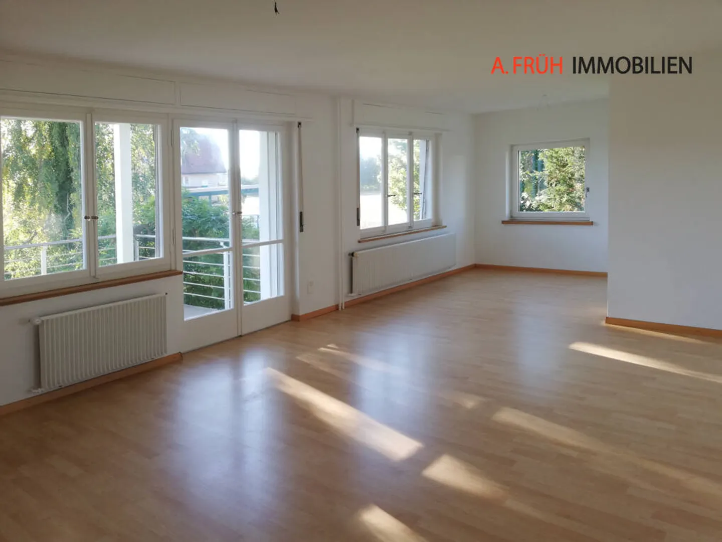 Mehrfamilienhaus mit Weitblick und architektonischem Charme - Photo 7 of 13