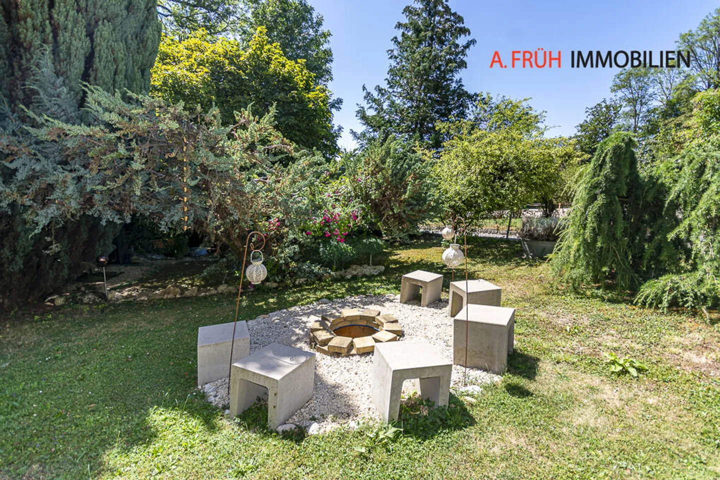 Historical Maisonette with Idyllic Garden and Charm - Photo 2 of 13
