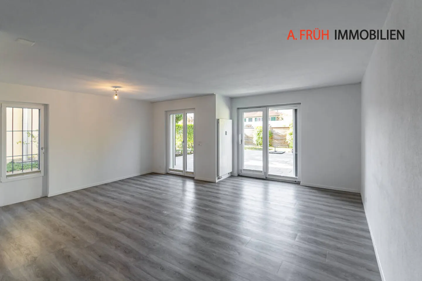 Maisonette angolare con giardino privato e tanto spazio per i sogni abitativi - Foto 4 di 10