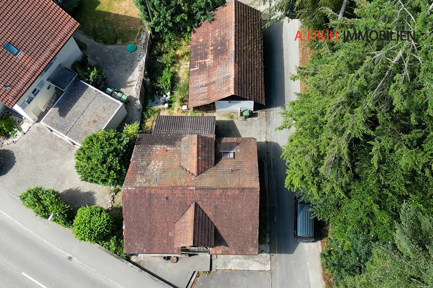 Two-family house with potential for comprehensive renovation - Photo 7 of 7