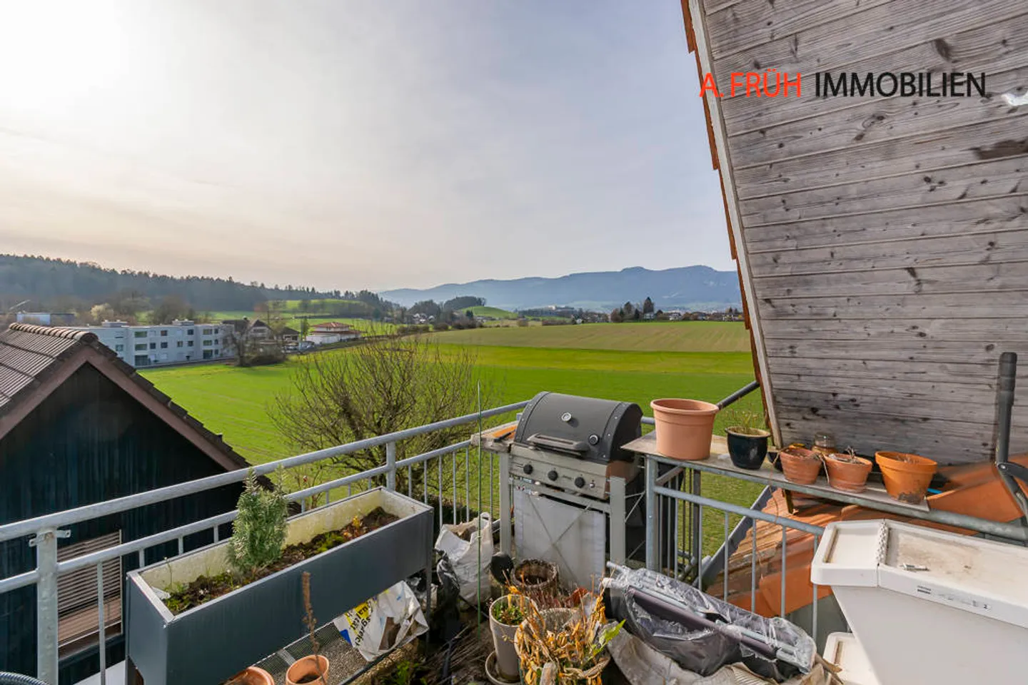Multi-family house with charm and potential at the foot of the Jura - Photo 2 of 13