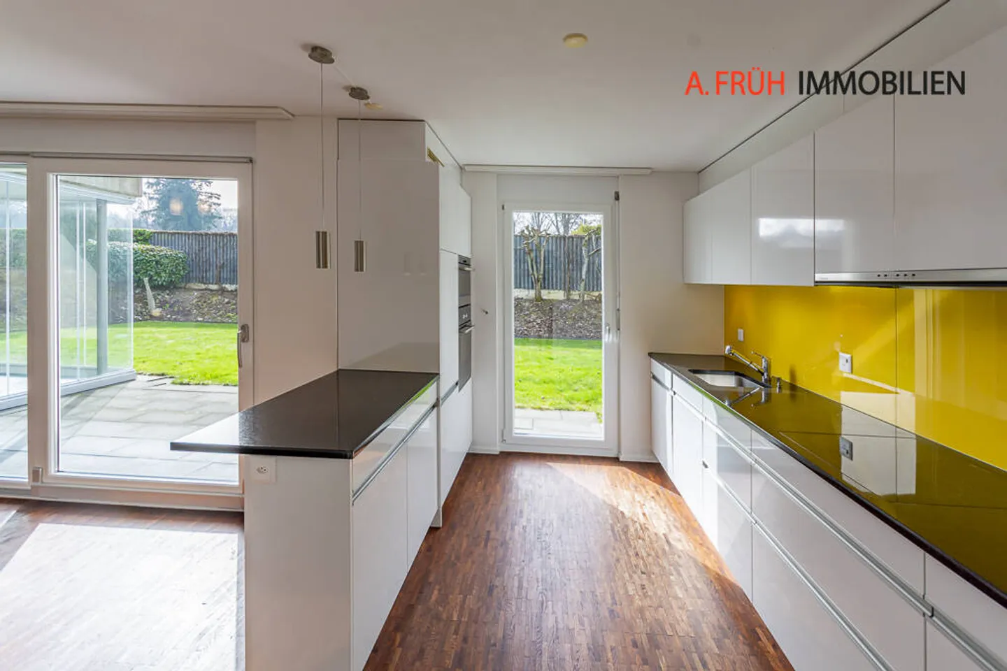 L'oasis verte rencontre la maison de rêve avec jardin d'hiver - Photo 3 sur 11