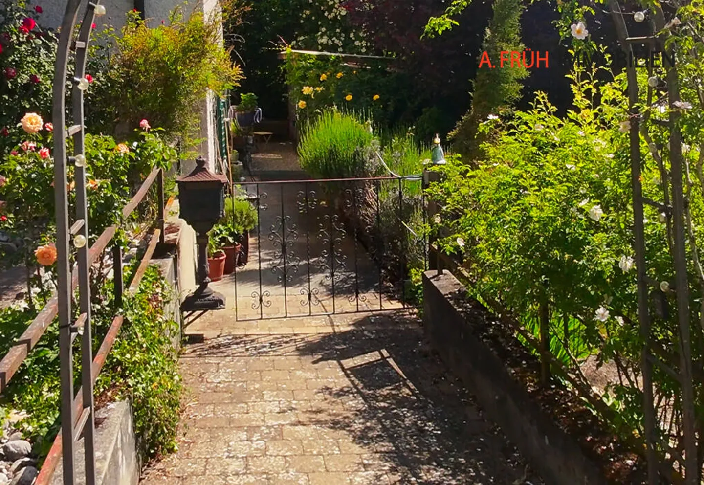 Depuis 1800 : Refuge au caractère fort avec 810 m² de jardin et source - Photo 4 sur 6