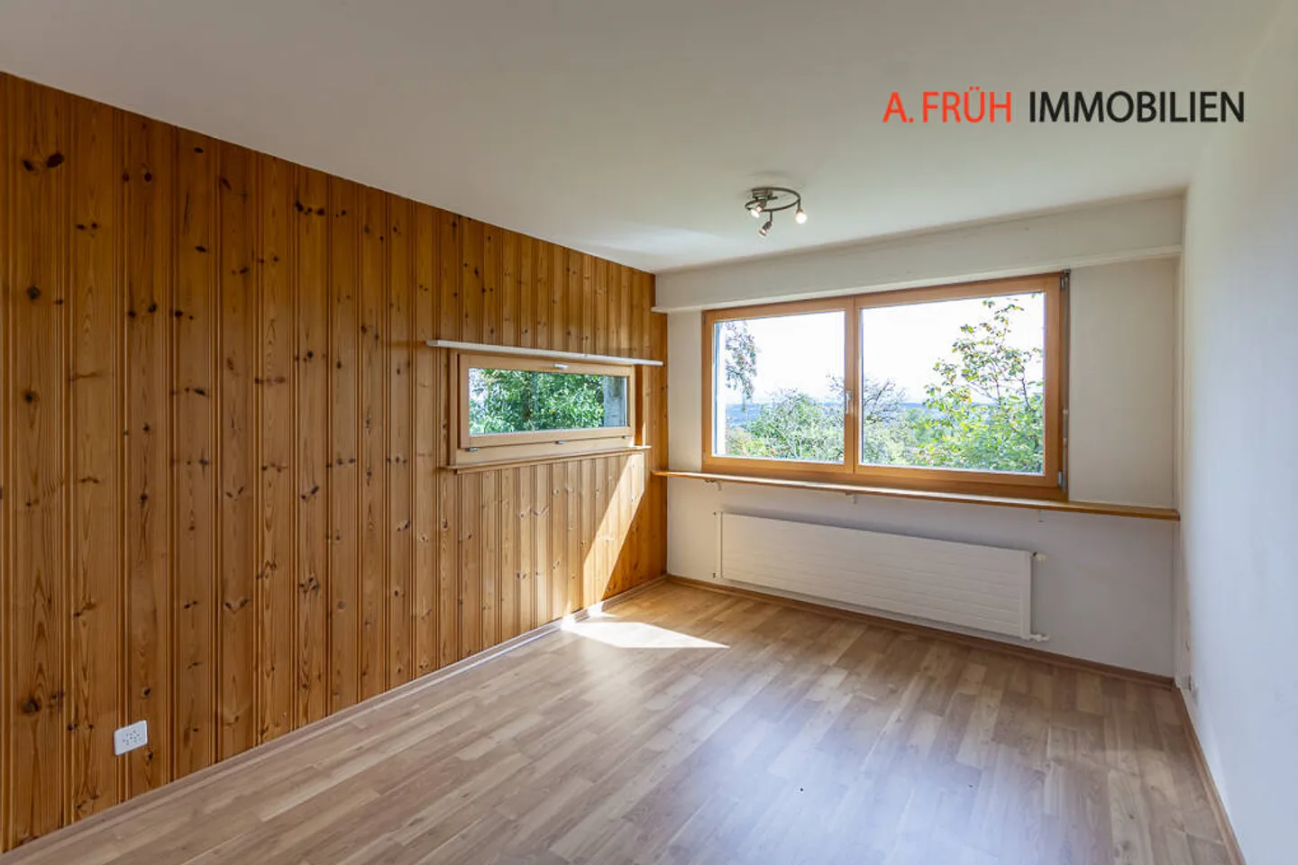 Bright single-family home in a quiet location with mountain views and panoramic views over Solothurn - Photo 9 of 12