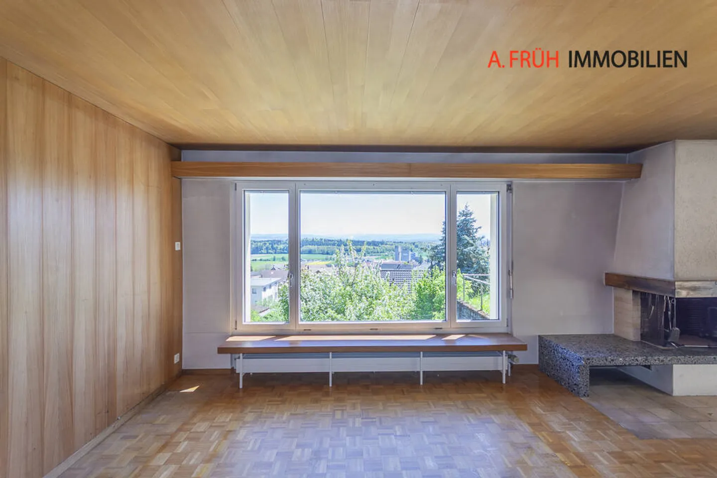 A Home with a View to Fall in Love with, Large Garden and View - Photo 4 of 13