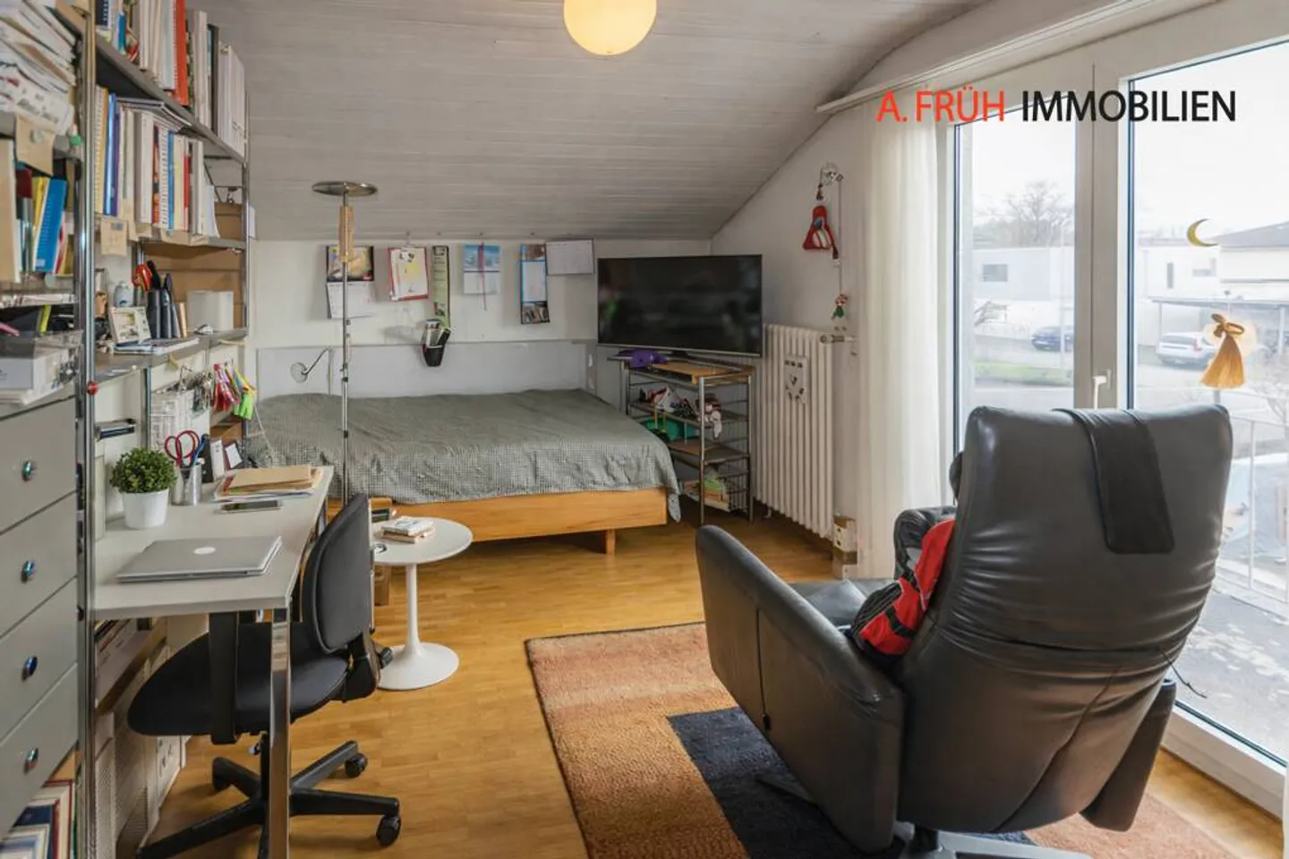 Charming Single-Family Home with Conservatory and Sunny Garden Area - Photo 7 of 11