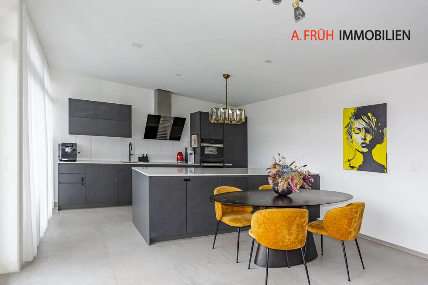 Appartamento duplex con stile: Concetto abitativo moderno e balconi soleggiati - Foto 5 di 11