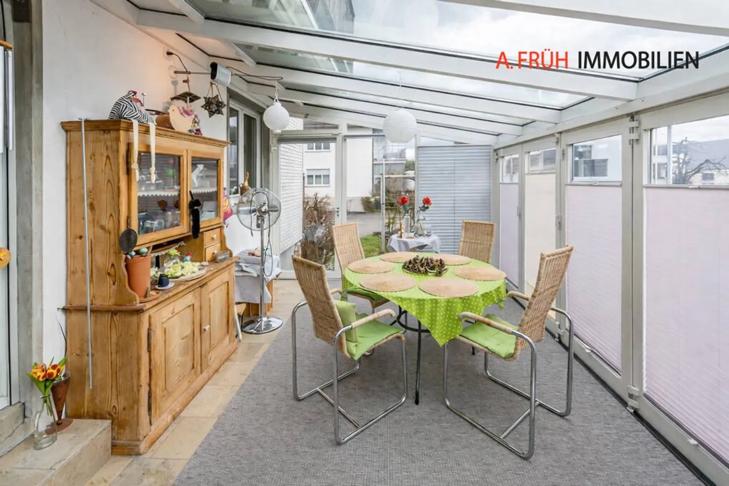 Charming Single-Family Home with Conservatory and Sunny Garden Area - Photo 4 of 11