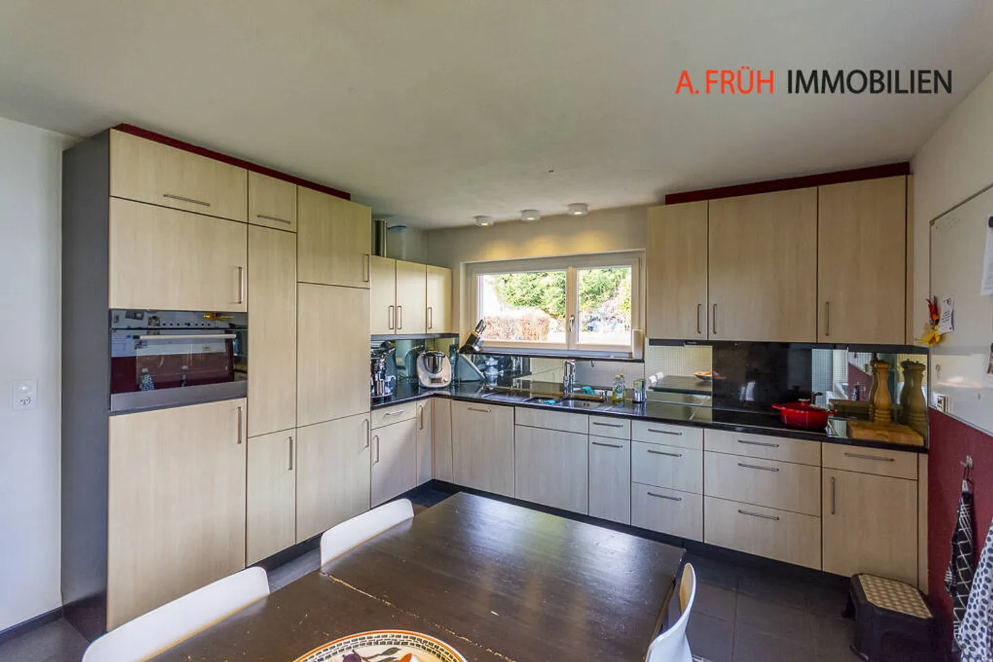 A detached house that combines security and spaciousness - Photo 3 of 10