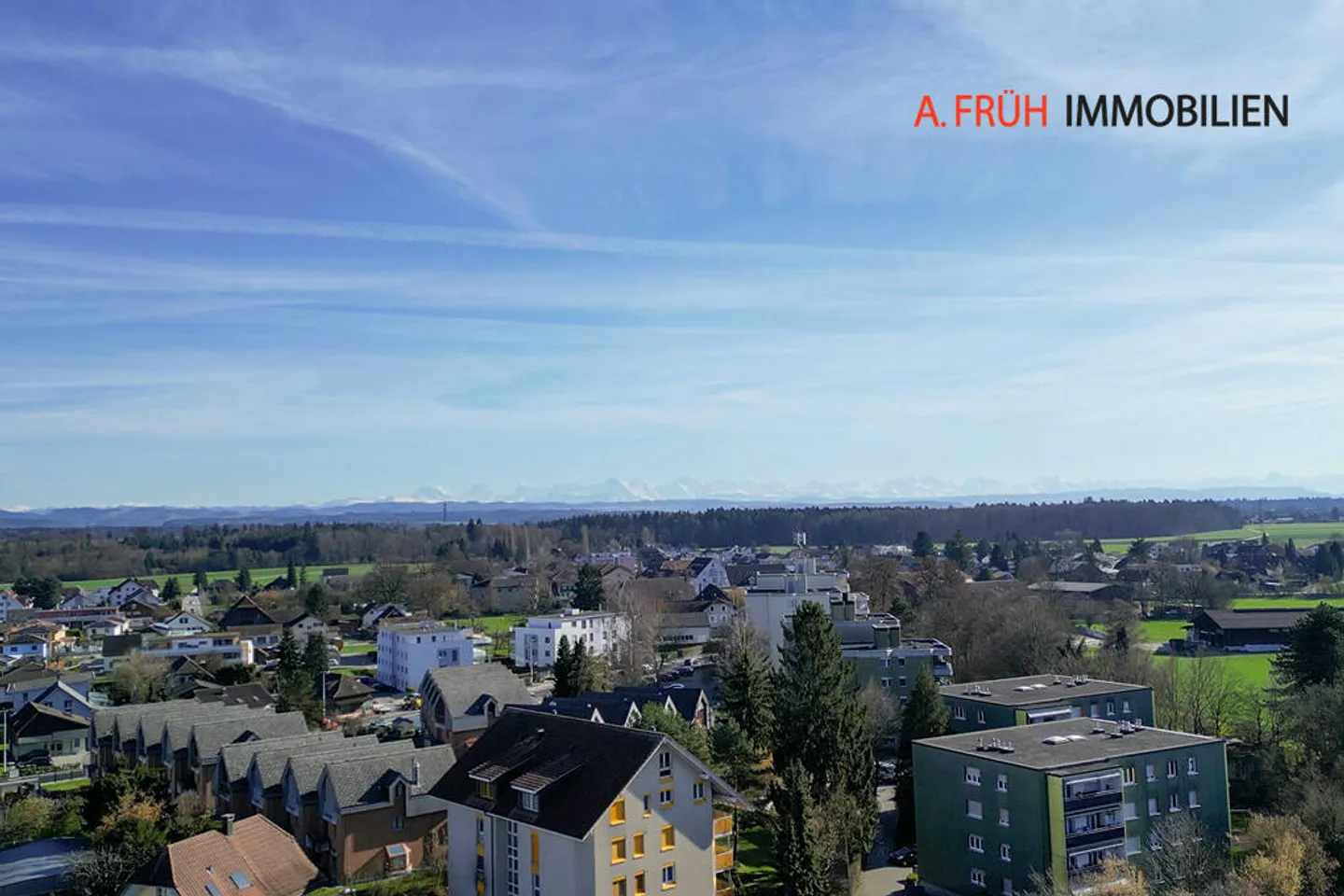 Elegant apartment with plenty of space, garage, and charming terrace by the stream - Photo 13 of 13