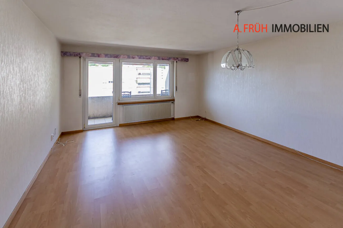 Living with a View: Penthouse Apartment with Potential for Individual Design - Photo 2 of 8