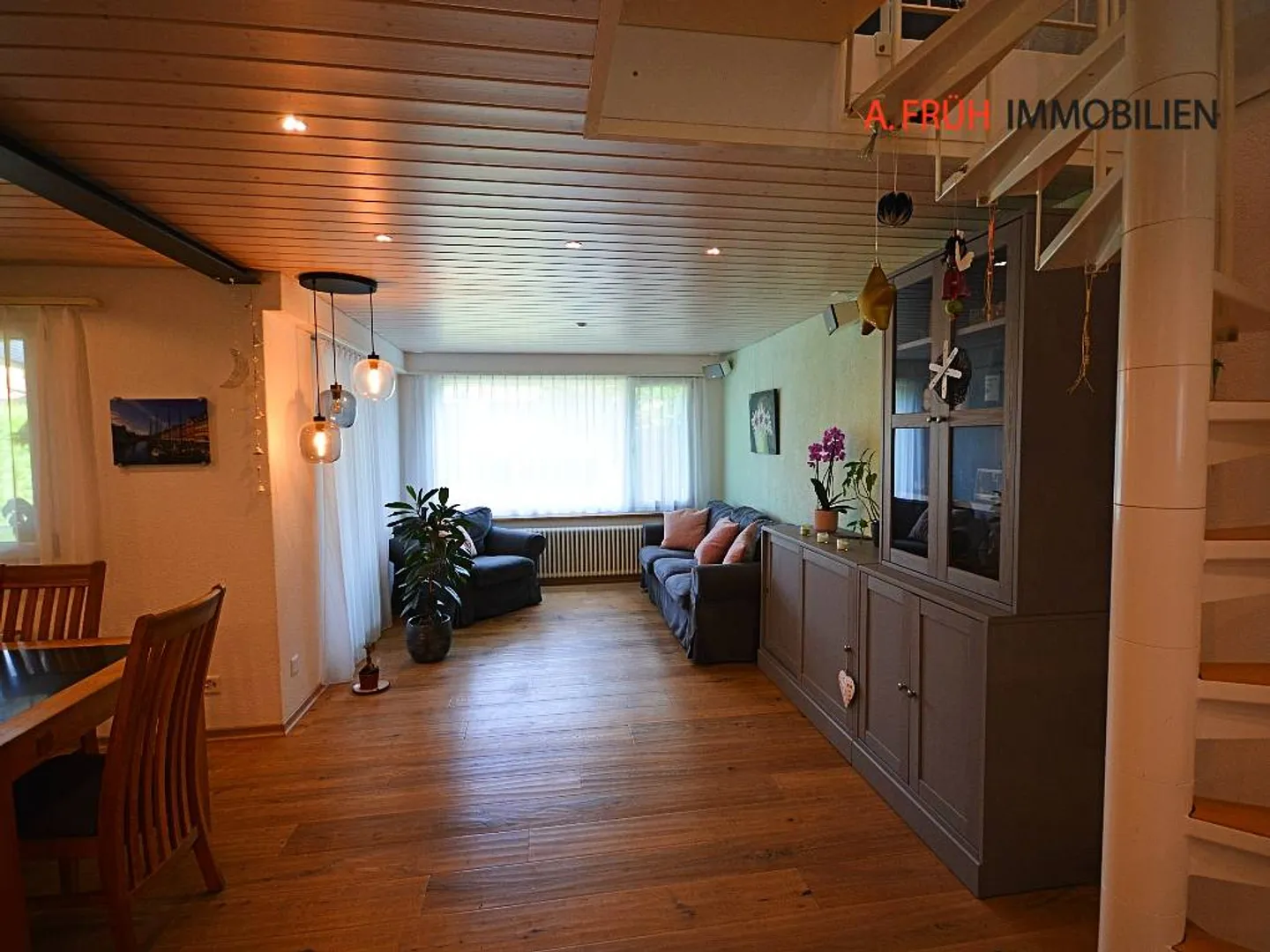 Maisonette spacieuse avec oasis de jardin et deux entrées séparées - Photo 4 sur 13