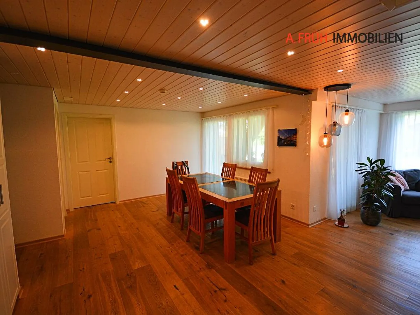 Maisonette spacieuse avec oasis de jardin et deux entrées séparées - Photo 3 sur 13