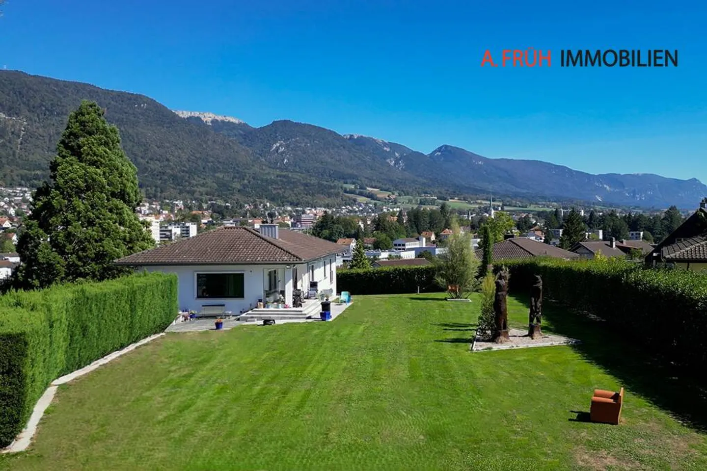 Une oasis privée avec beaucoup d'espace et une vue magnifique - Photo 2 sur 13