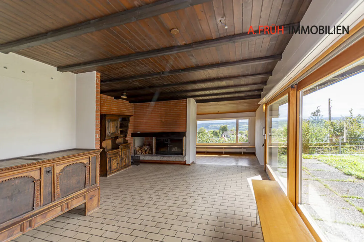 Bright single-family home in a quiet location with mountain views and panoramic views over Solothurn - Photo 3 of 12
