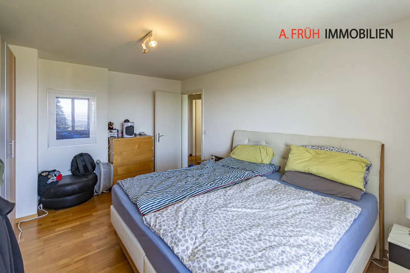 Above the Aare Valley Multi-Family House with a View of the Alps - Photo 7 of 13