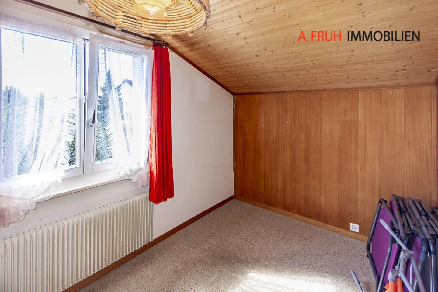 Solid two-family house in a quiet, preferred residential area - Photo 9 of 10