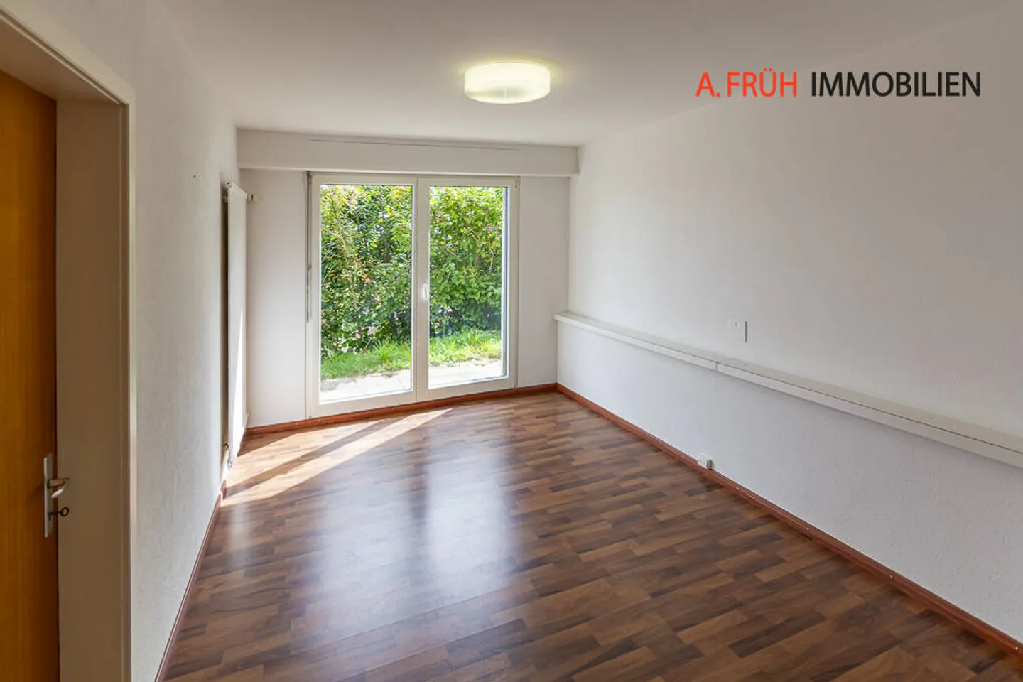 Bright single-family home in a quiet location with mountain views and panoramic views over Solothurn - Photo 10 of 12