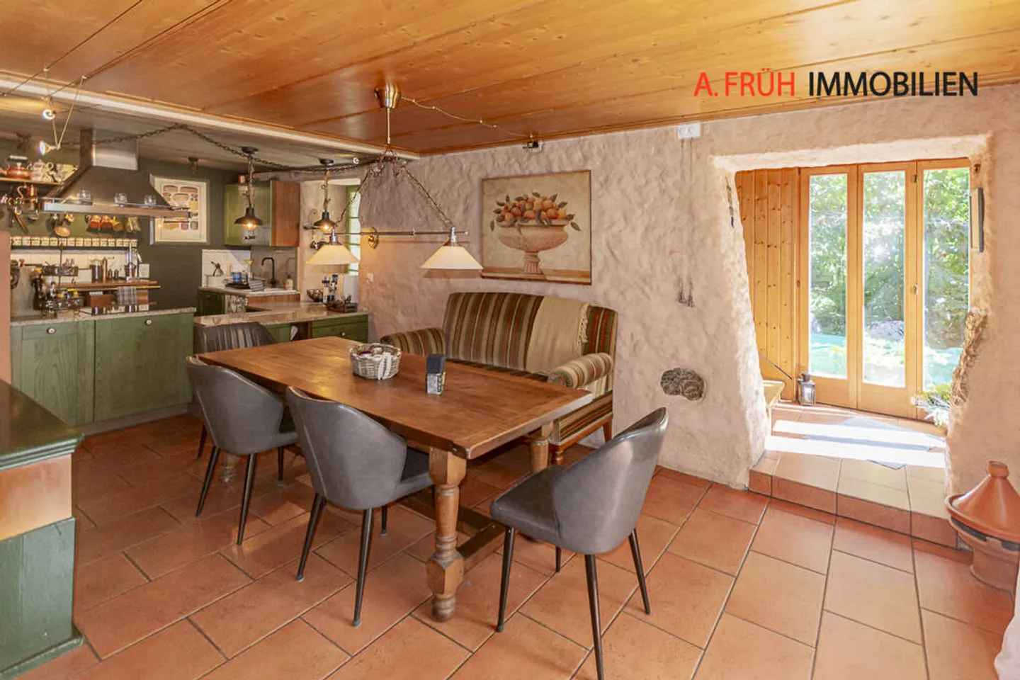 Historical Maisonette with Idyllic Garden and Charm - Photo 7 of 13