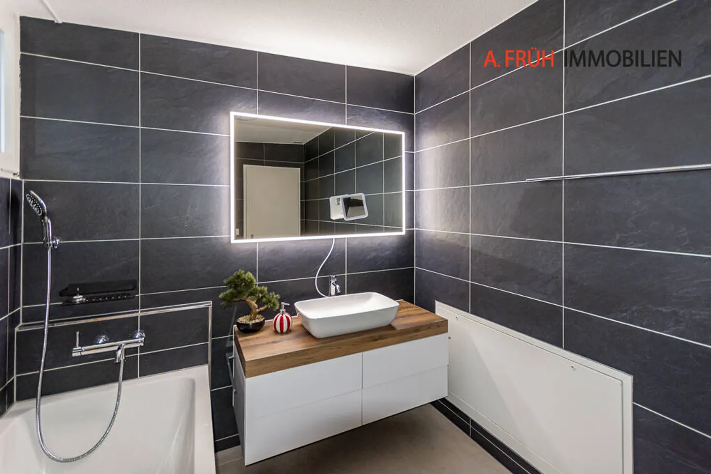 Appartamento duplex con stile: Concetto abitativo moderno e balconi soleggiati - Foto 11 di 11