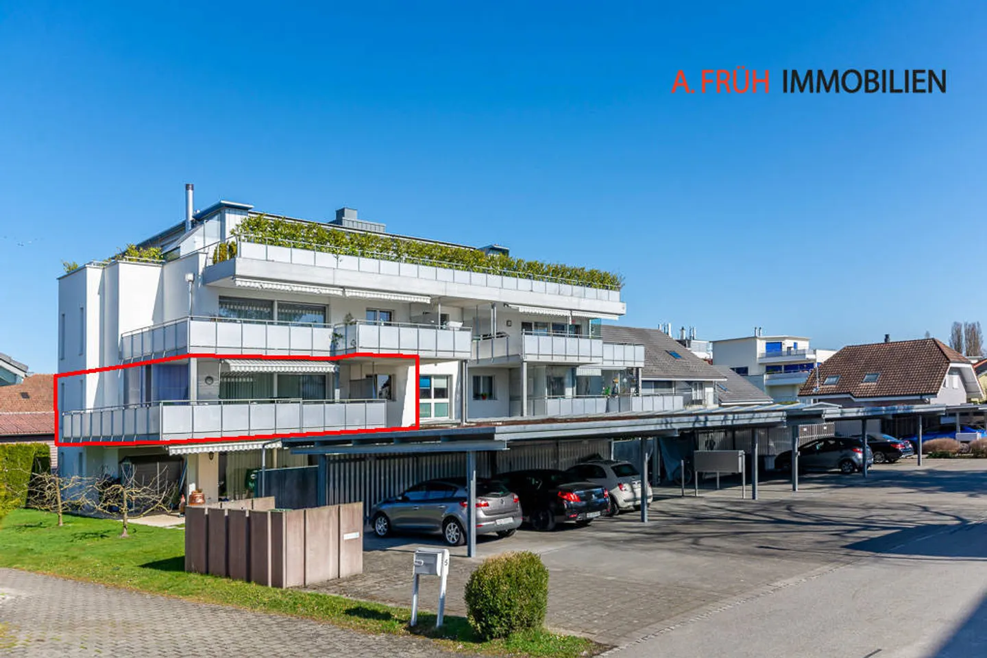 Ampio appartamento con terrazza di 4,5 locali con camino e bagno benessere - Foto 11 di 13