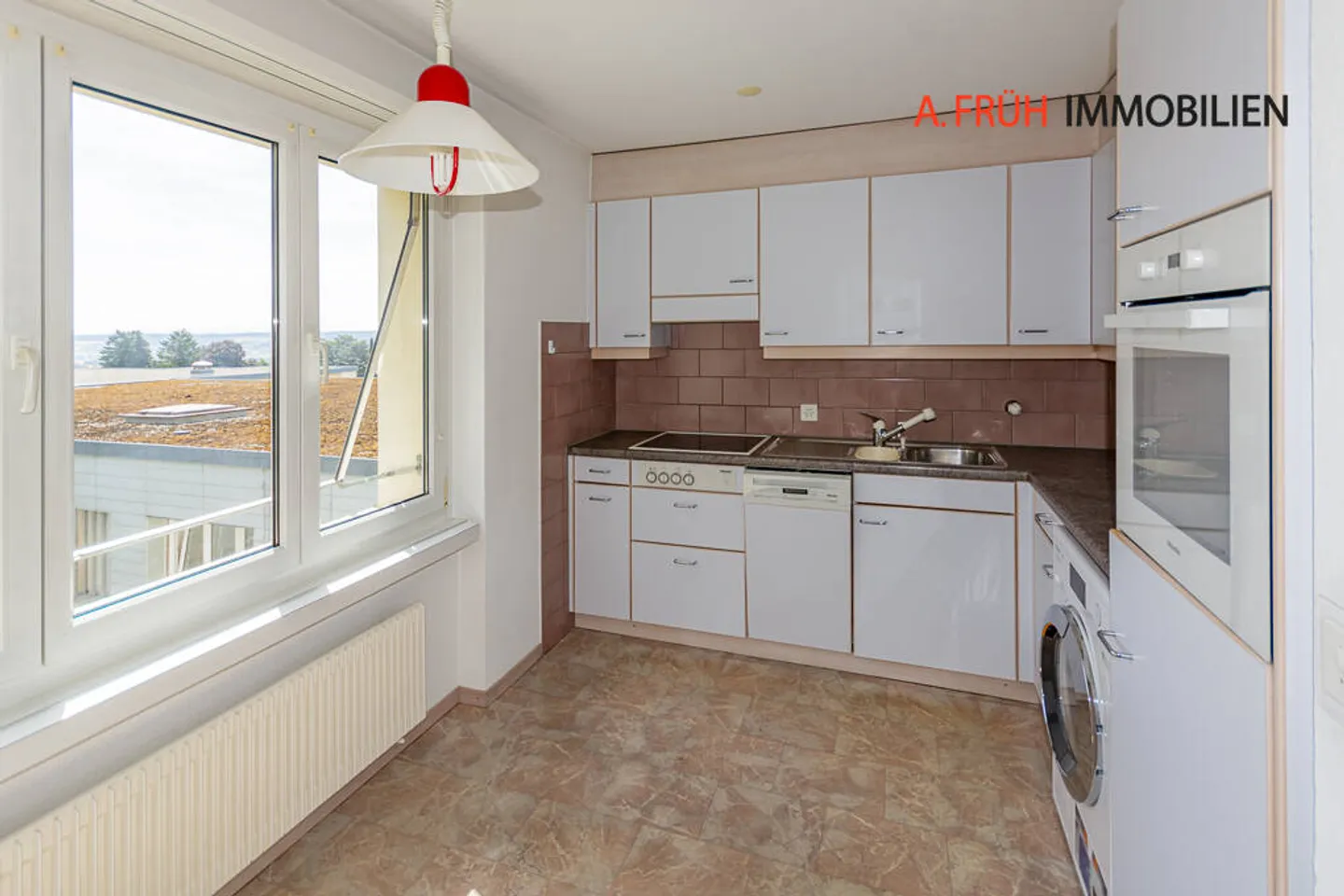 Living with a View: Penthouse Apartment with Potential for Individual Design - Photo 6 of 8