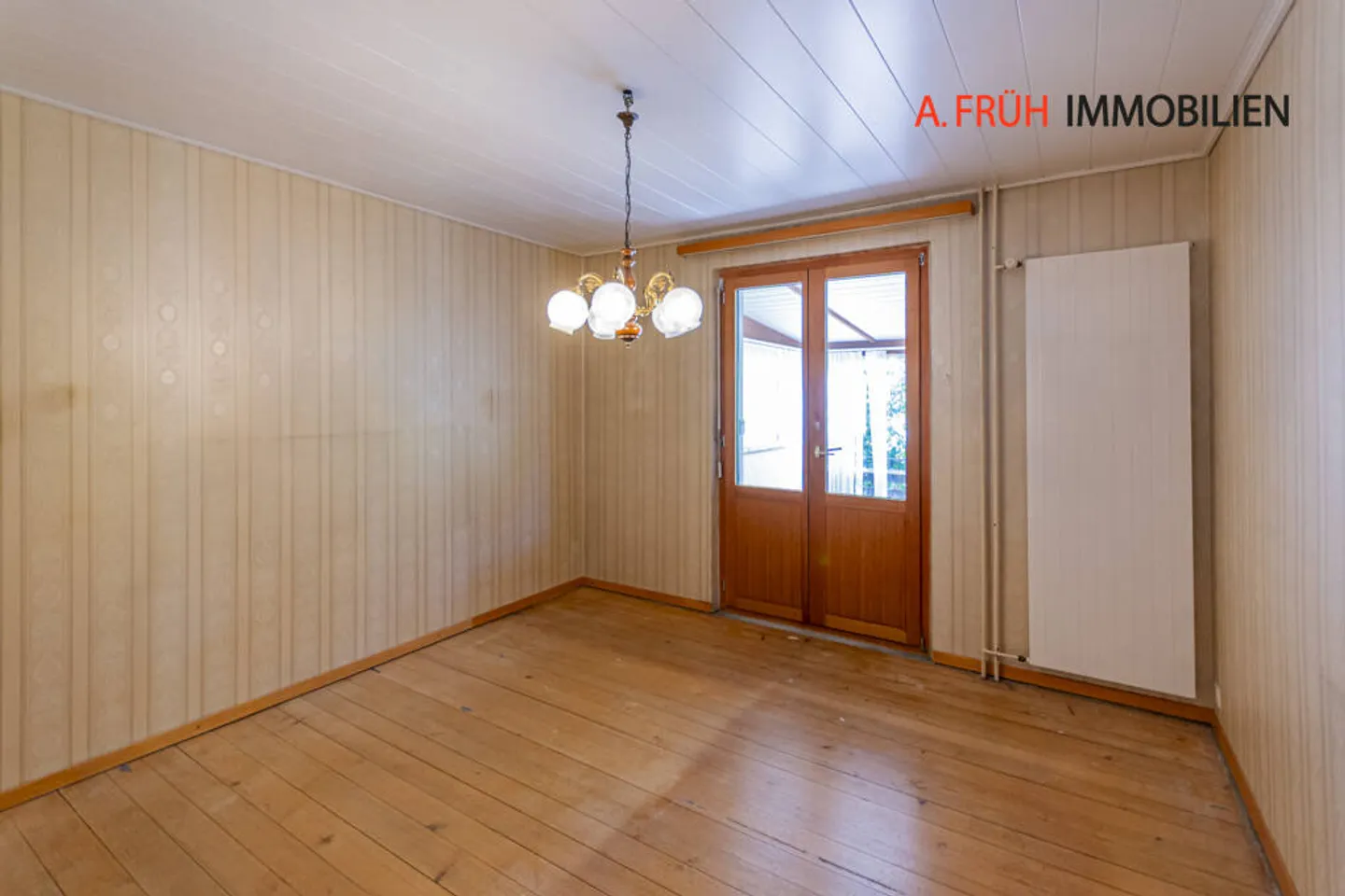 Charming Duplex with Winter Garden - Photo 3 of 11