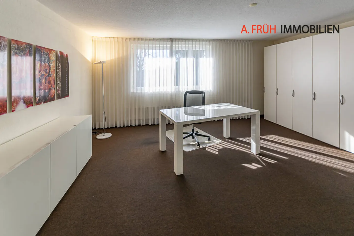 Elegant apartment with plenty of space, garage, and charming terrace by the stream - Photo 7 of 13