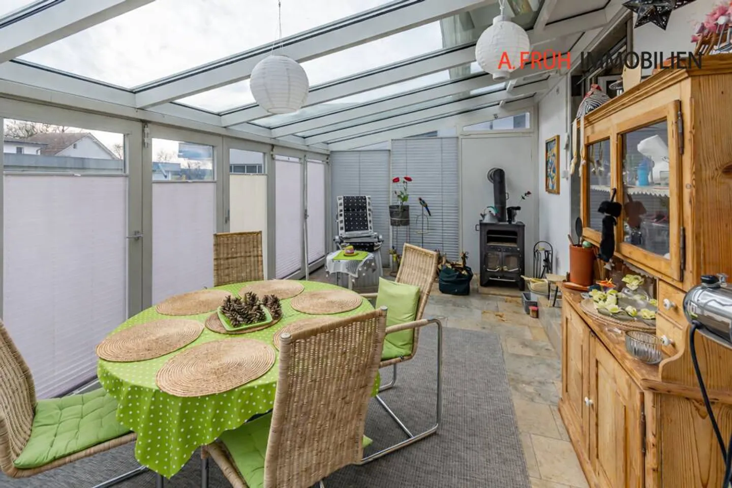 Charming Single-Family Home with Conservatory and Sunny Garden Area - Photo 5 of 11