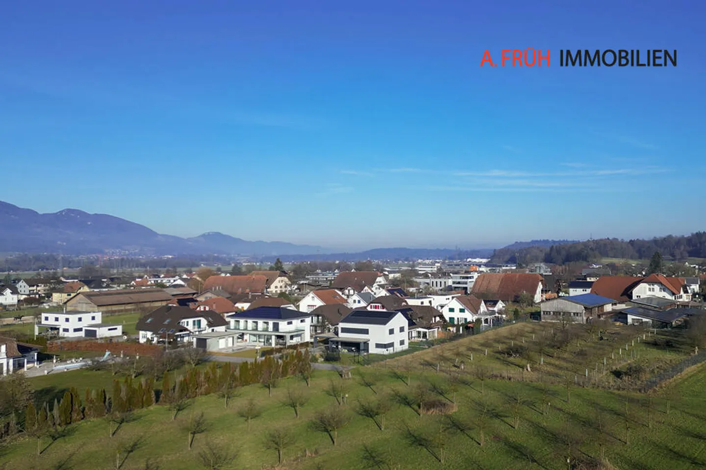 Charming Single-Family Home with Conservatory and Sunny Garden Area - Photo 11 of 11