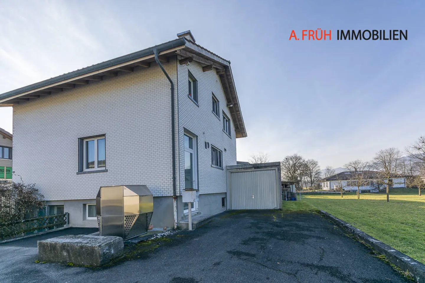 Charming Single-Family Home with Conservatory and Sunny Garden Area - Photo 10 of 11