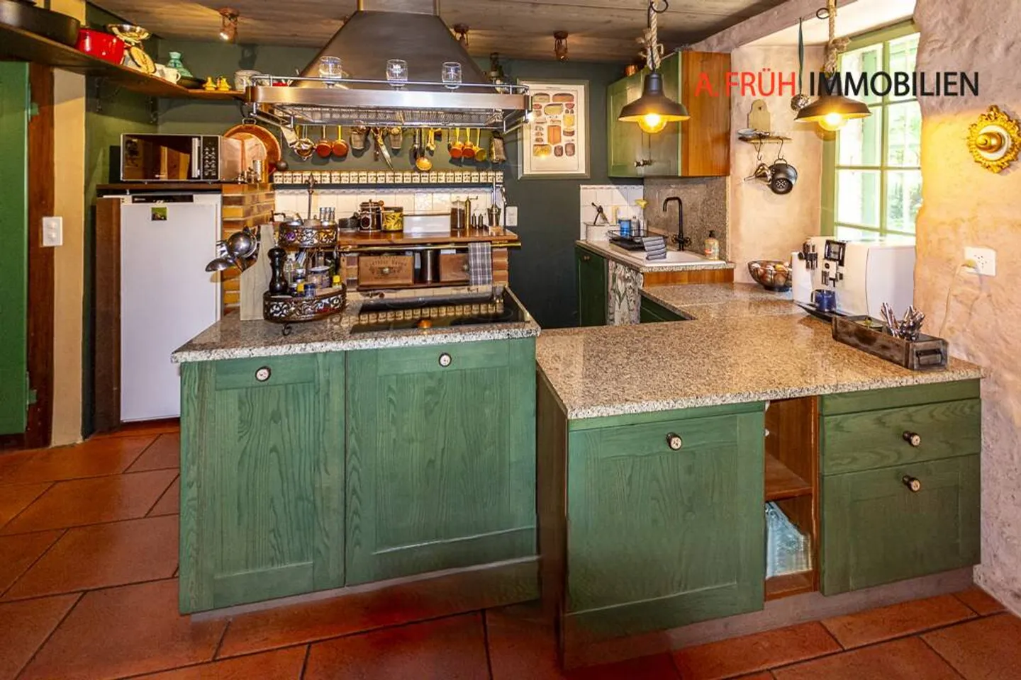 Historical Maisonette with Idyllic Garden and Charm - Photo 6 of 13