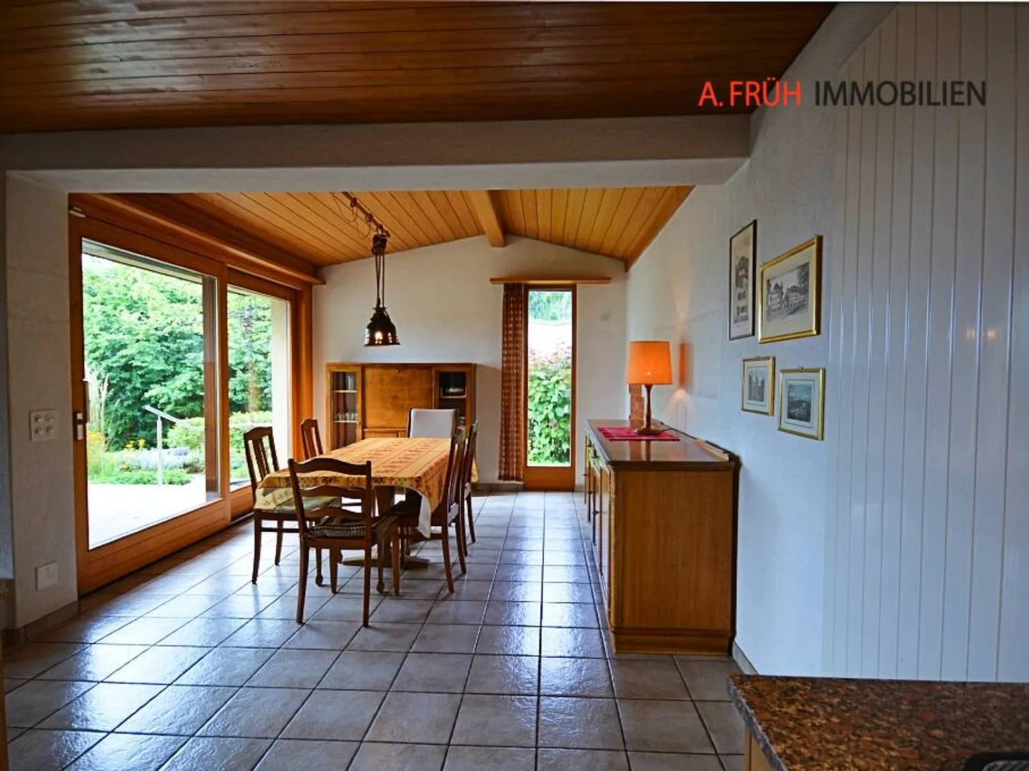 Affascinante casa unifamiliare con 6 camere da letto, idillio da giardino e vista sulle Alpi - Foto 5 di 11