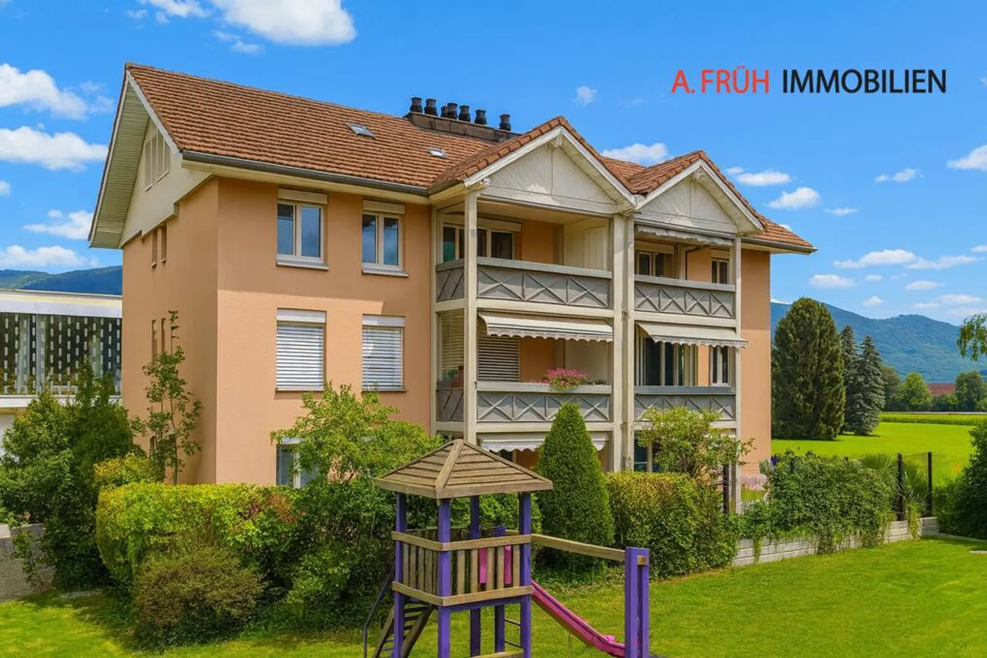 Charming 4.5-room maisonette attic with fireplace and balcony overlooking greenery - Photo 13 of 13