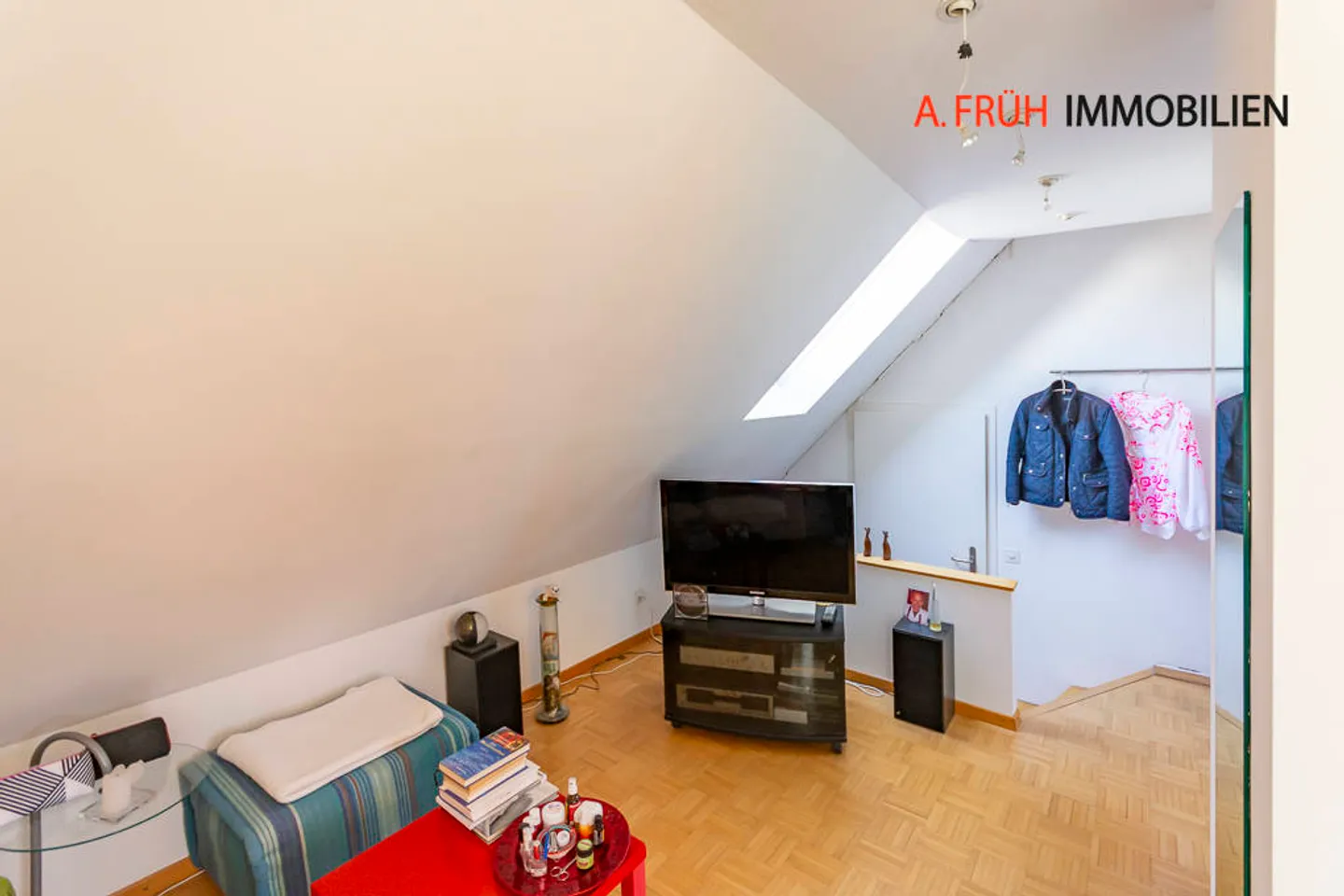Multi-family house with charm and potential at the foot of the Jura - Photo 8 of 13