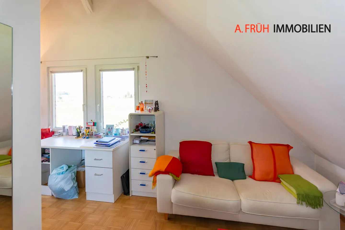Multi-family house with charm and potential at the foot of the Jura - Photo 12 of 13