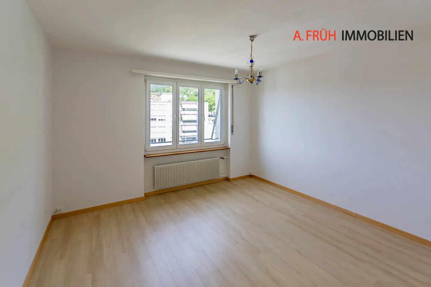 Living with a View: Penthouse Apartment with Potential for Individual Design - Photo 4 of 8