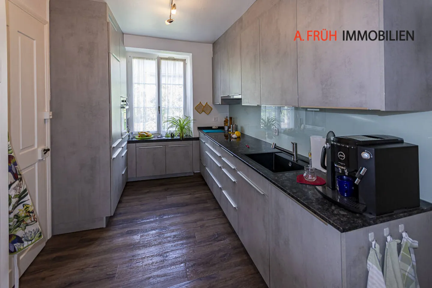 Edificio residenziale e commerciale elegante in una posizione ricercata a Soletta - Foto 4 di 13