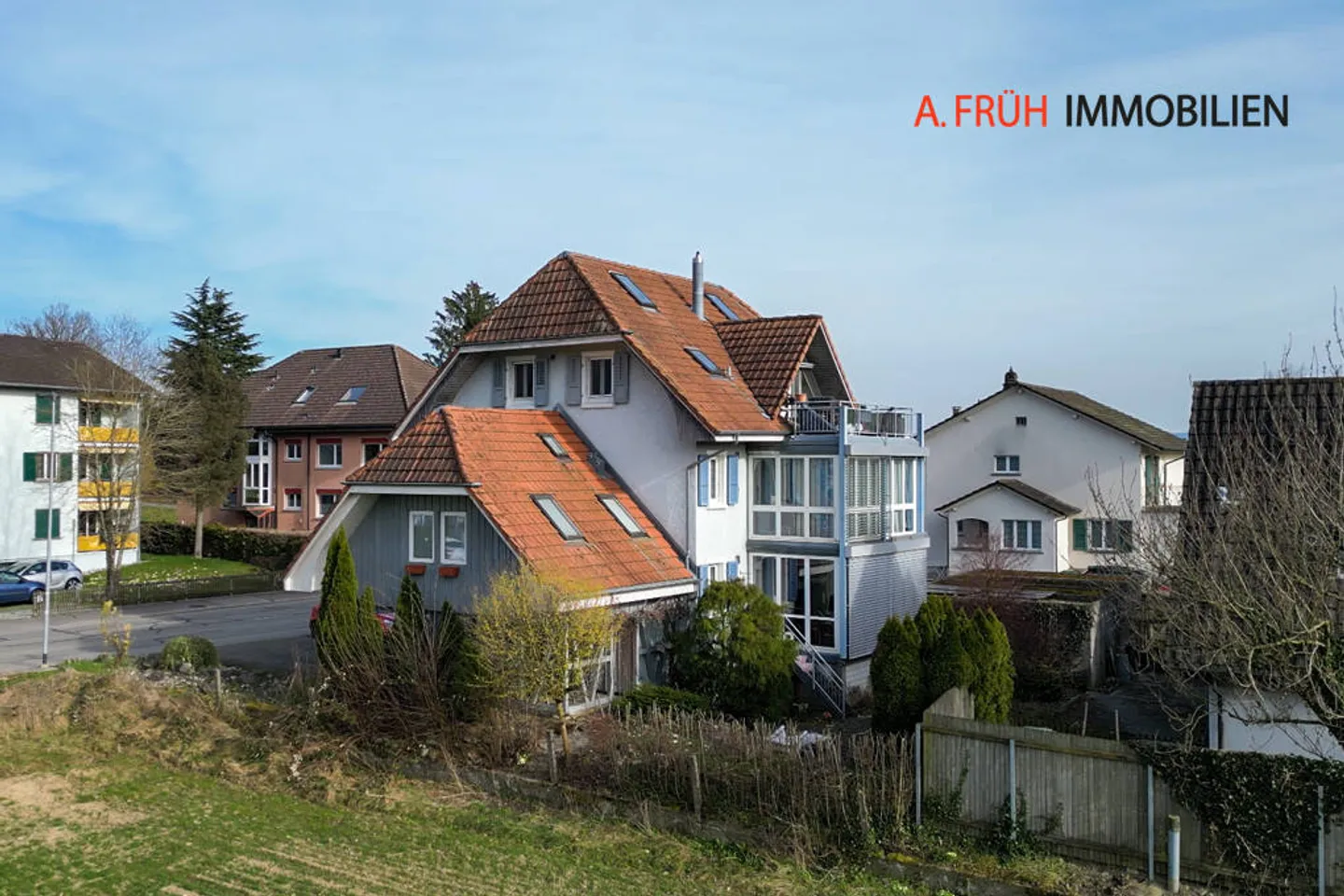 Multi-family house with charm and potential at the foot of the Jura - Photo 1 of 13