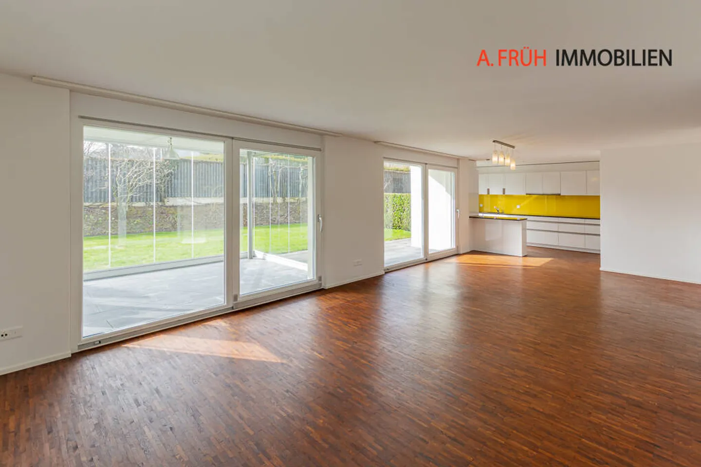 L'oasis verte rencontre la maison de rêve avec jardin d'hiver - Photo 2 sur 11