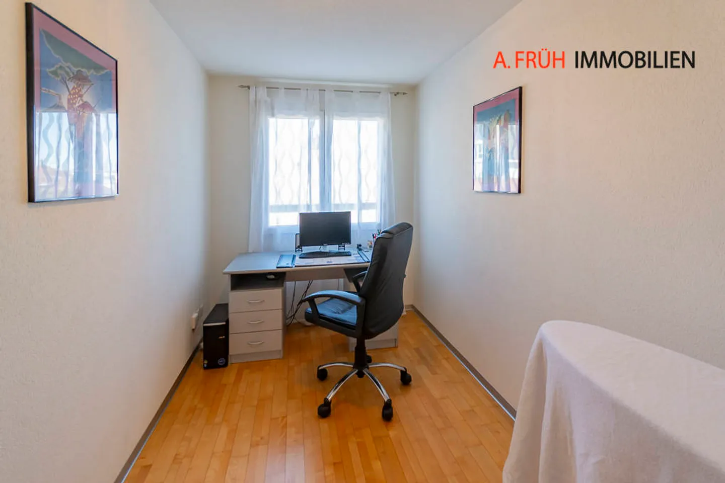 Ampio appartamento con terrazza di 4,5 locali con camino e bagno benessere - Foto 10 di 13