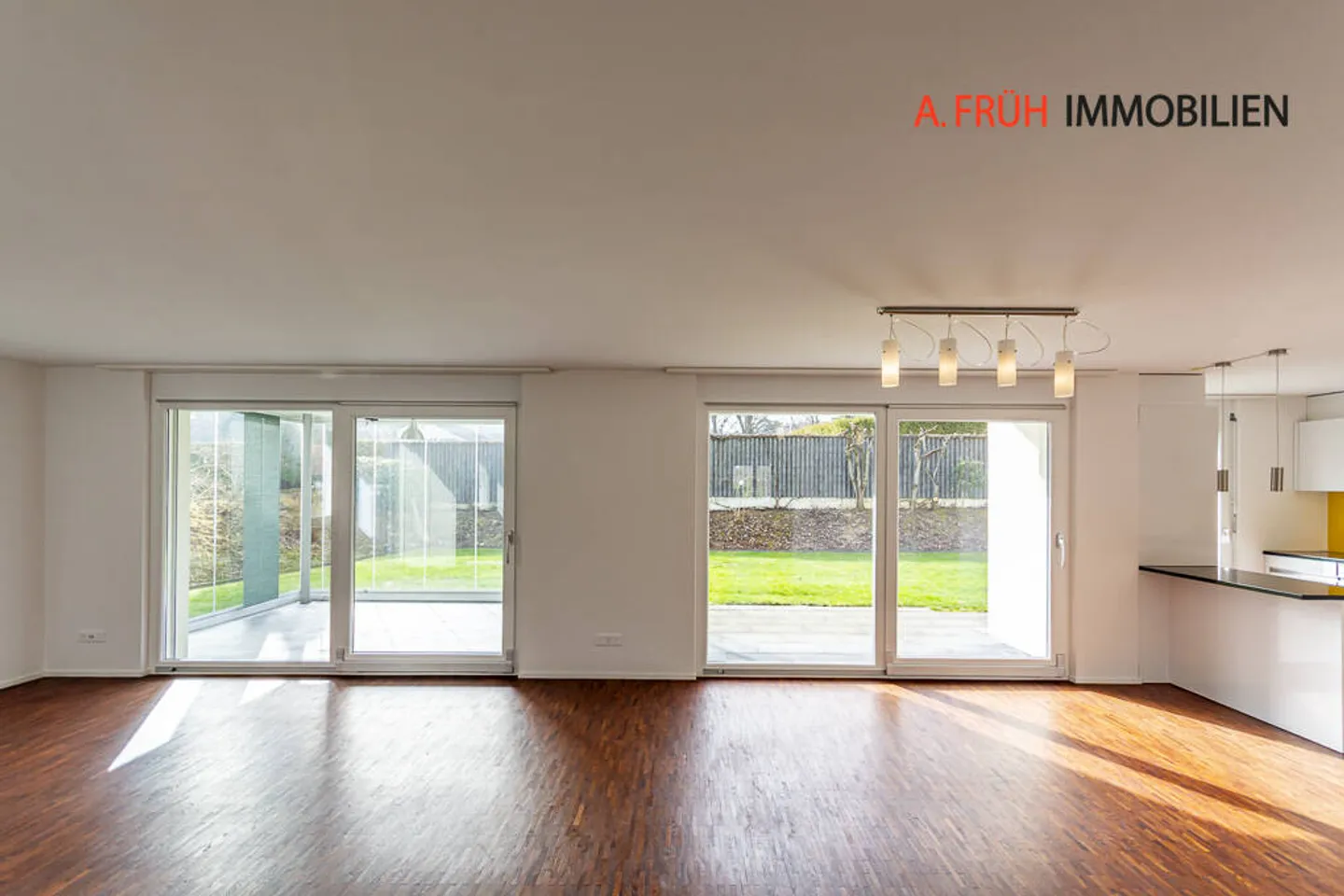 L'oasis verte rencontre la maison de rêve avec jardin d'hiver - Photo 4 sur 11