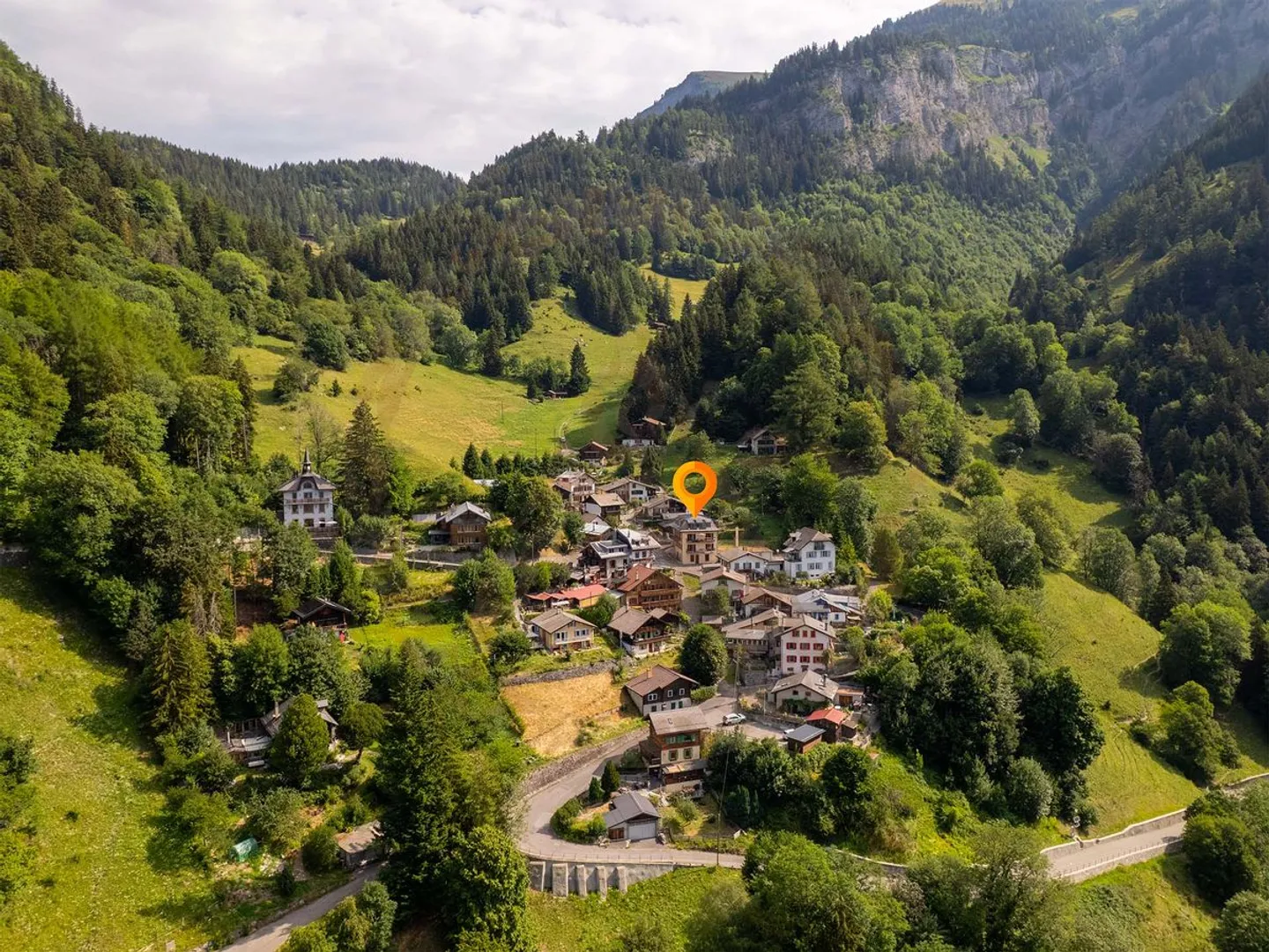 Appartement dans les combles au coeur des montagnes, à quelques minutes de Lavey-les-Bains - Foto 12 di 13