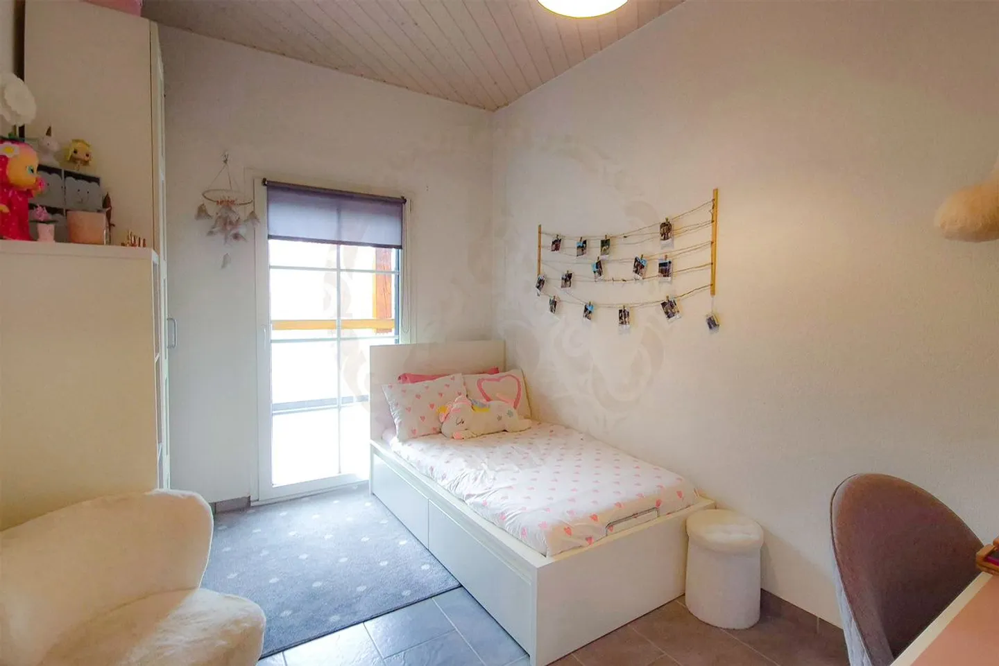Ground floor apartment, fully renovated in an old mill, with a huge garden - Photo 9 of 13